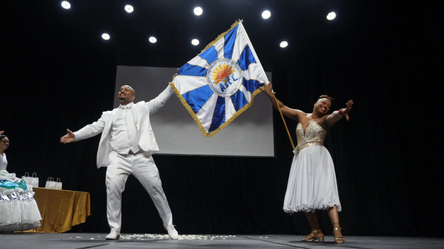 ASEC celebra 40 anos com homenagens a fundadores e ex-presidentes