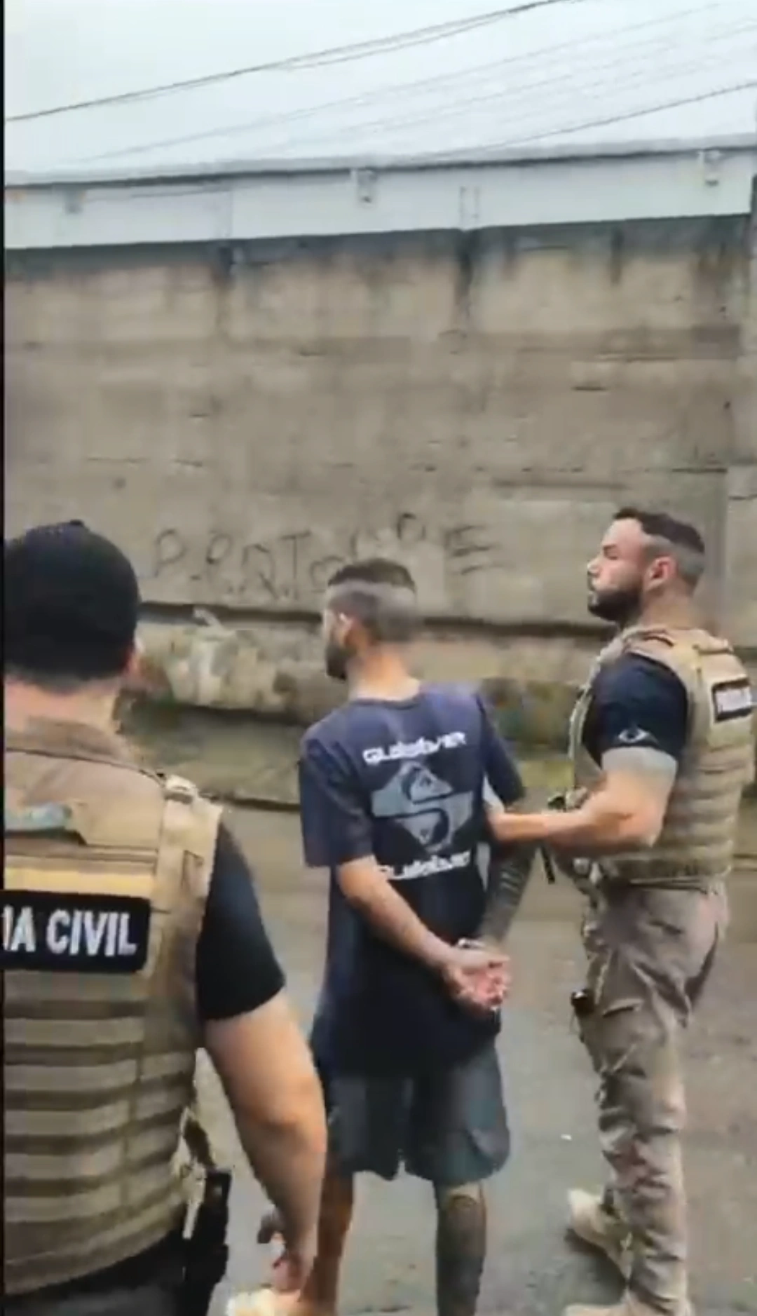 Registro da operação da Polícia Civil em Caraguatatuba